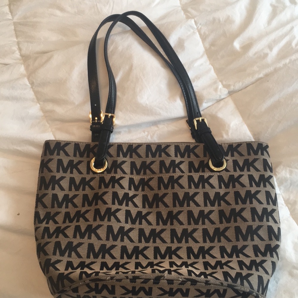 Michael kors purse
